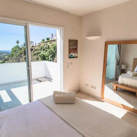 Beautiful Apartment Amazing Views And Pool Apartment Malaga