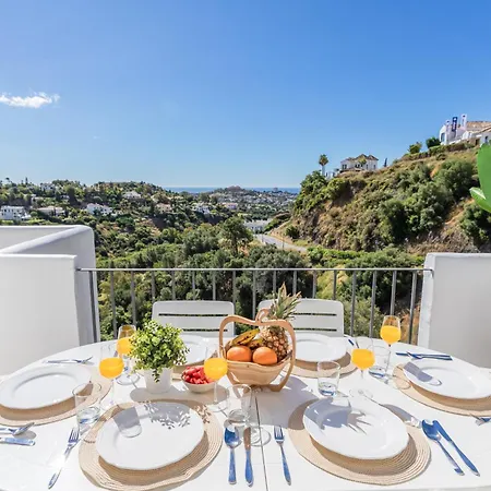Beautiful Apartment Amazing Views And Pool Apartment Malaga